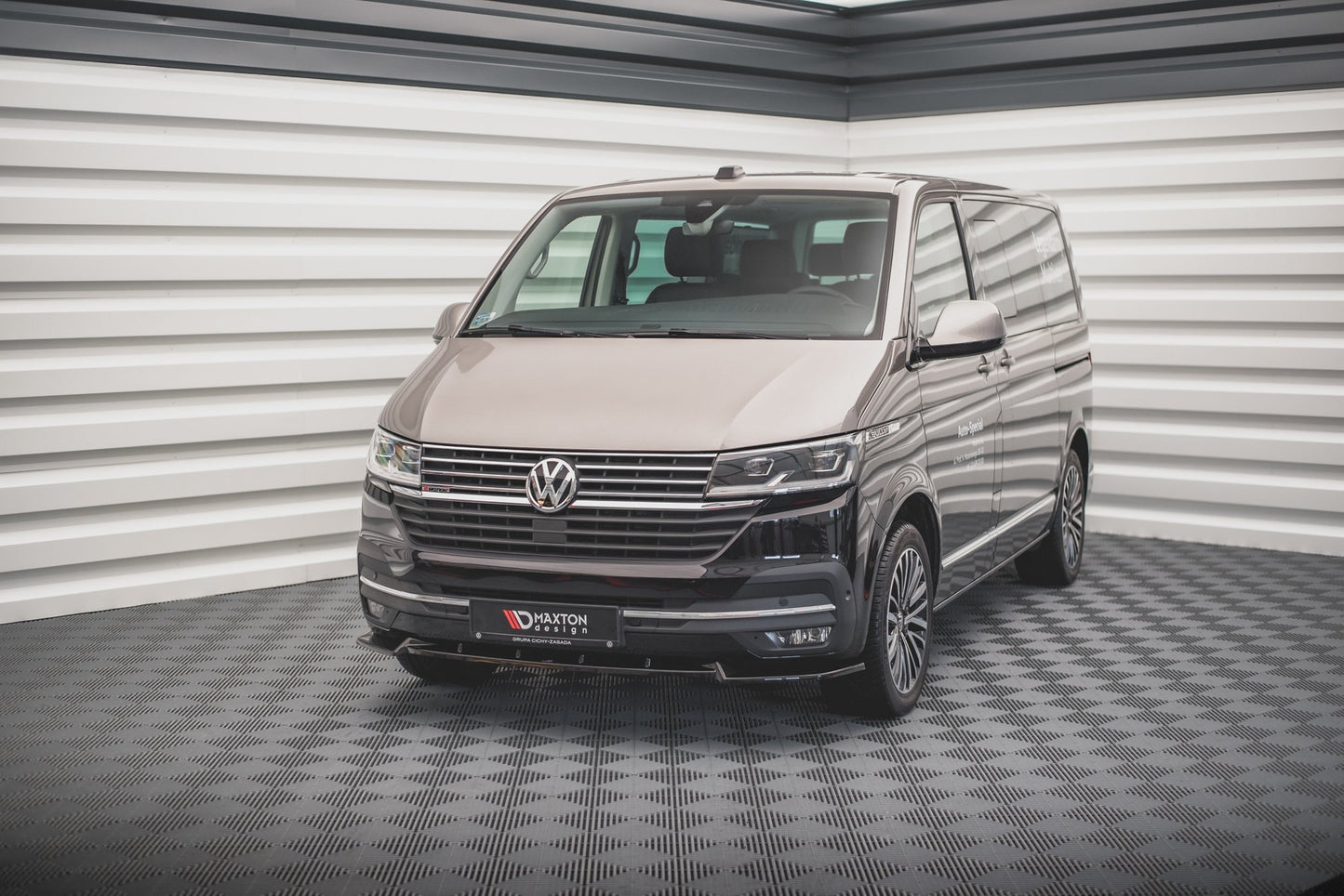Front Ansatz V.1 für VW T6 Facelift schwarz Hochglanz