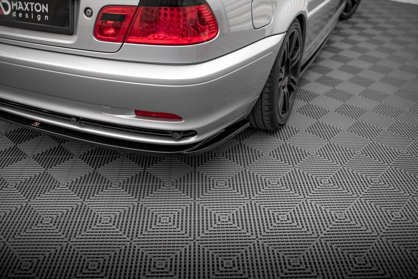 Heck Ansatz Flaps Diffusor für BMW 3er Coupe E46 schwarz Hochglanz