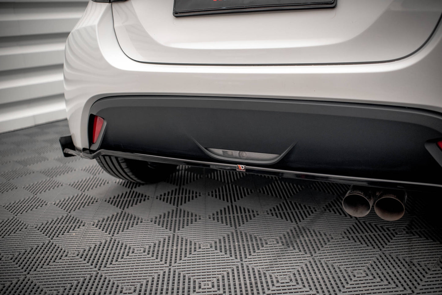 Heckansatz V.1 + Flaps Toyota Yaris Mk4