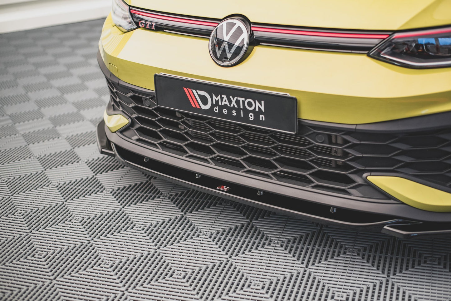 Front Ansatz V.2 für VW Golf GTI Clubsport Mk8 schwarz Hochglanz
