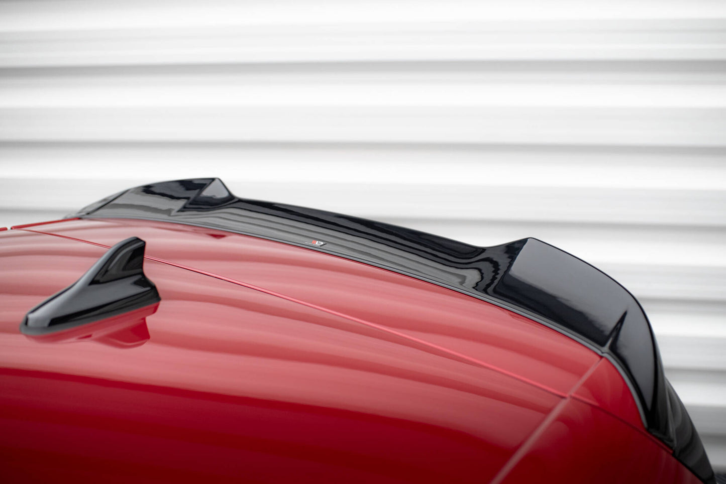 Spoiler CAP 3D für VW Golf GTI / GTE / GTD / R-Line / R Mk8 schwarz Hochglanz