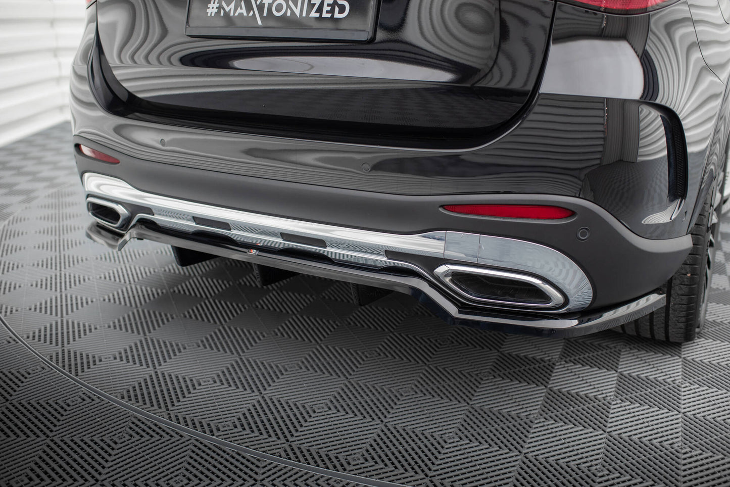 Mittlerer Cup Diffusor DTM Look Heck Ansatz für Mercedes-Benz GLC AMG-Line X254 schwarz Hochglanz