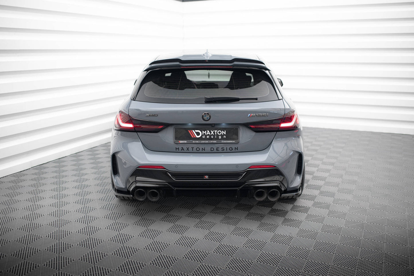 Heck Ansatz Flaps Diffusor V.3 für BMW 1er F40 M-Paket/ M135i schwarz Hochglanz