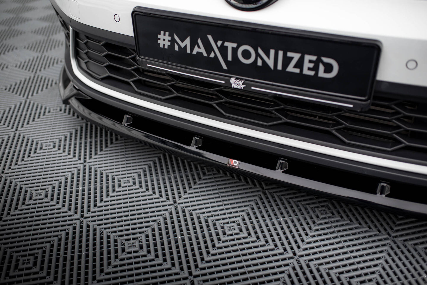 Front Ansatz V.2 für VW Polo GTI Mk6 Facelift schwarz Hochglanz