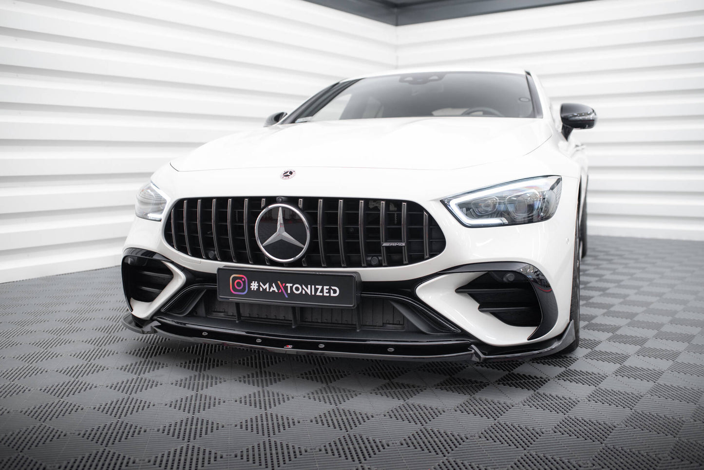 Front Ansatz V.2 für Mercedes-AMG GT 43 4 Door Coupe V8 Styling Package schwarz Hochglanz