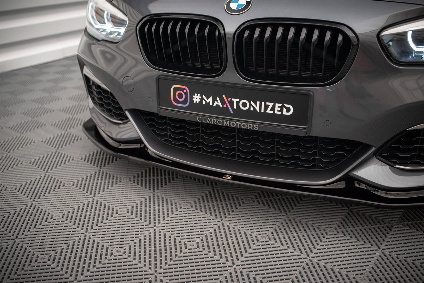 Front Ansatz V.3 für BMW 1er F20/F21 M-Power schwarz Hochglanz