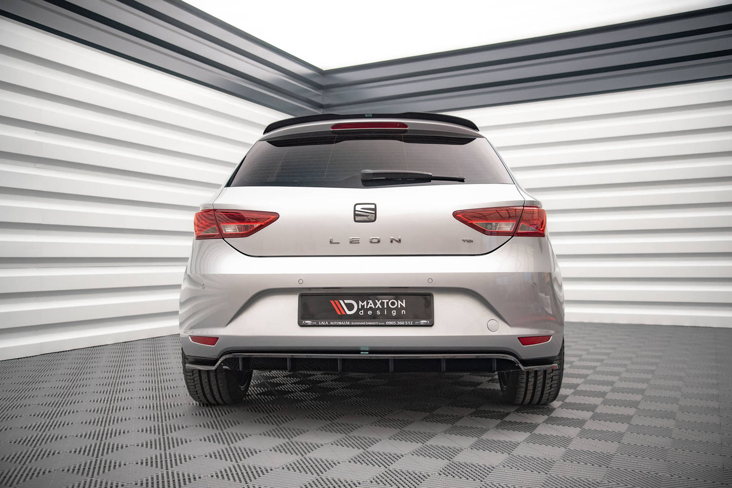 Mittlerer Cup Diffusor DTM Look Heck Ansatz für Seat Leon Hatchback Mk3 schwarz Hochglanz