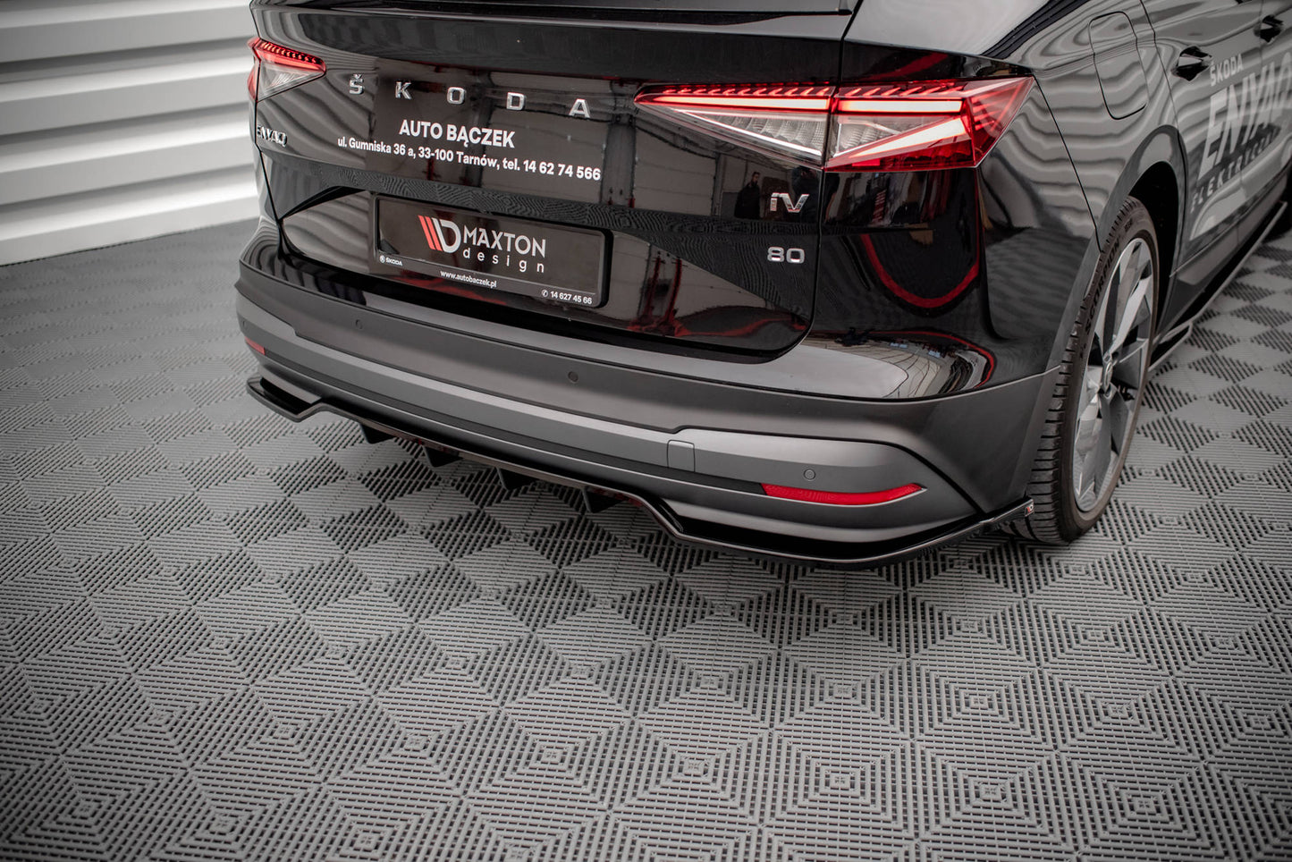 Mittlerer Diffusor Heck Ansatz DTM Look für Skoda Enyaq iV Carbon Look