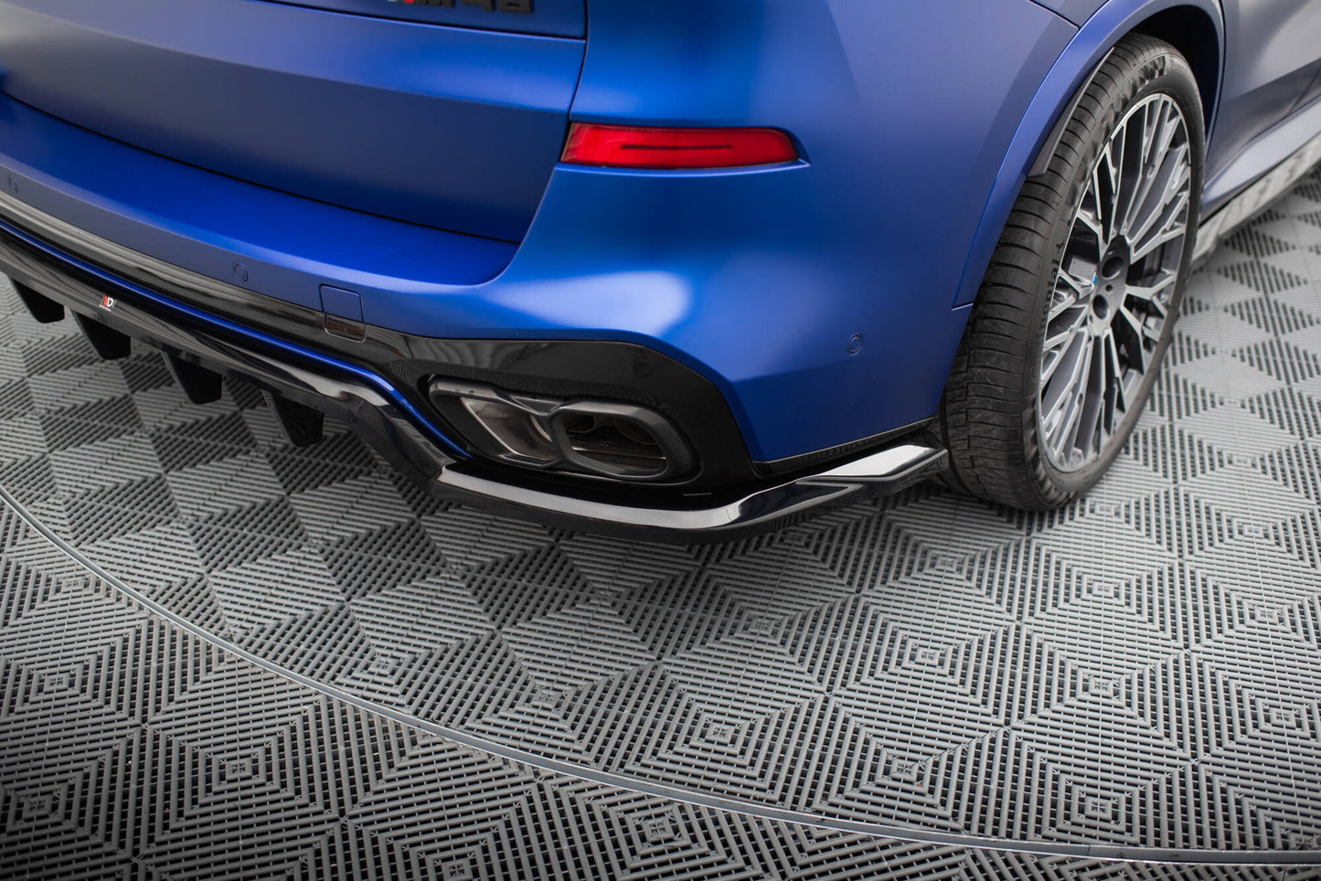 Mittlerer Cup Diffusor DTM Look Heck Ansatz für V.1 BMW X5 M-Paket G05 Facelift schwarz Hochglanz