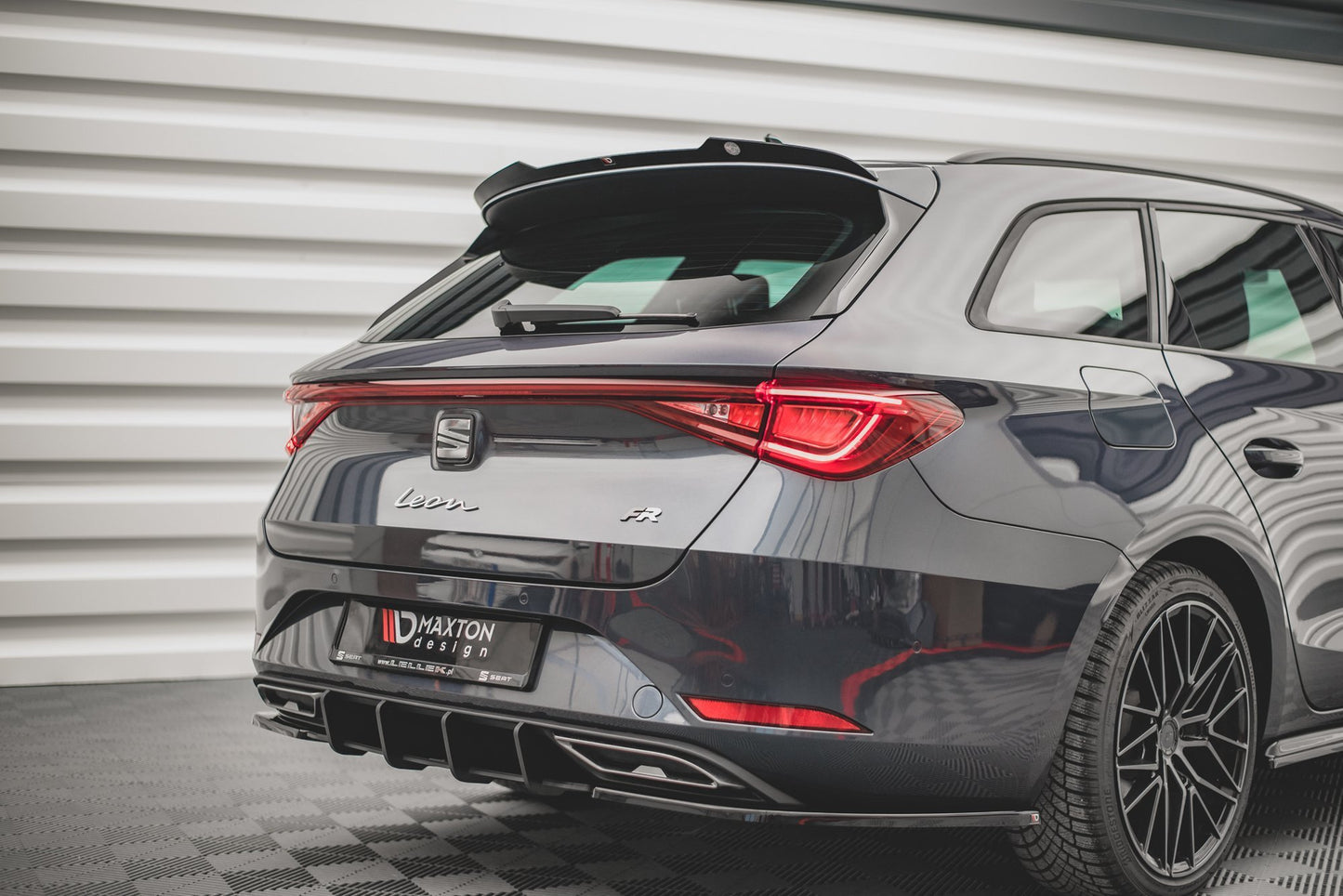 Spoiler CAP für Seat Leon FR ST Mk4 / Cupra Leon schwarz Hochglanz