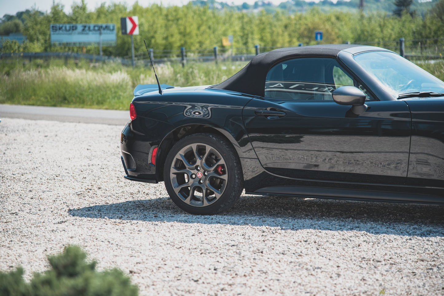 Heck Ansatz Flaps Diffusor für Abarth 124 Spider schwarz Hochglanz