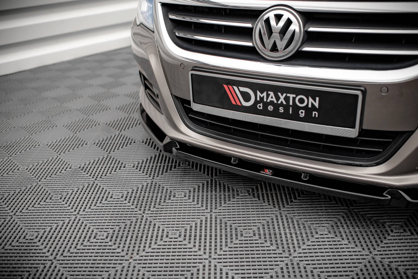 Front Ansatz V.3 für VW Passat CC schwarz Hochglanz