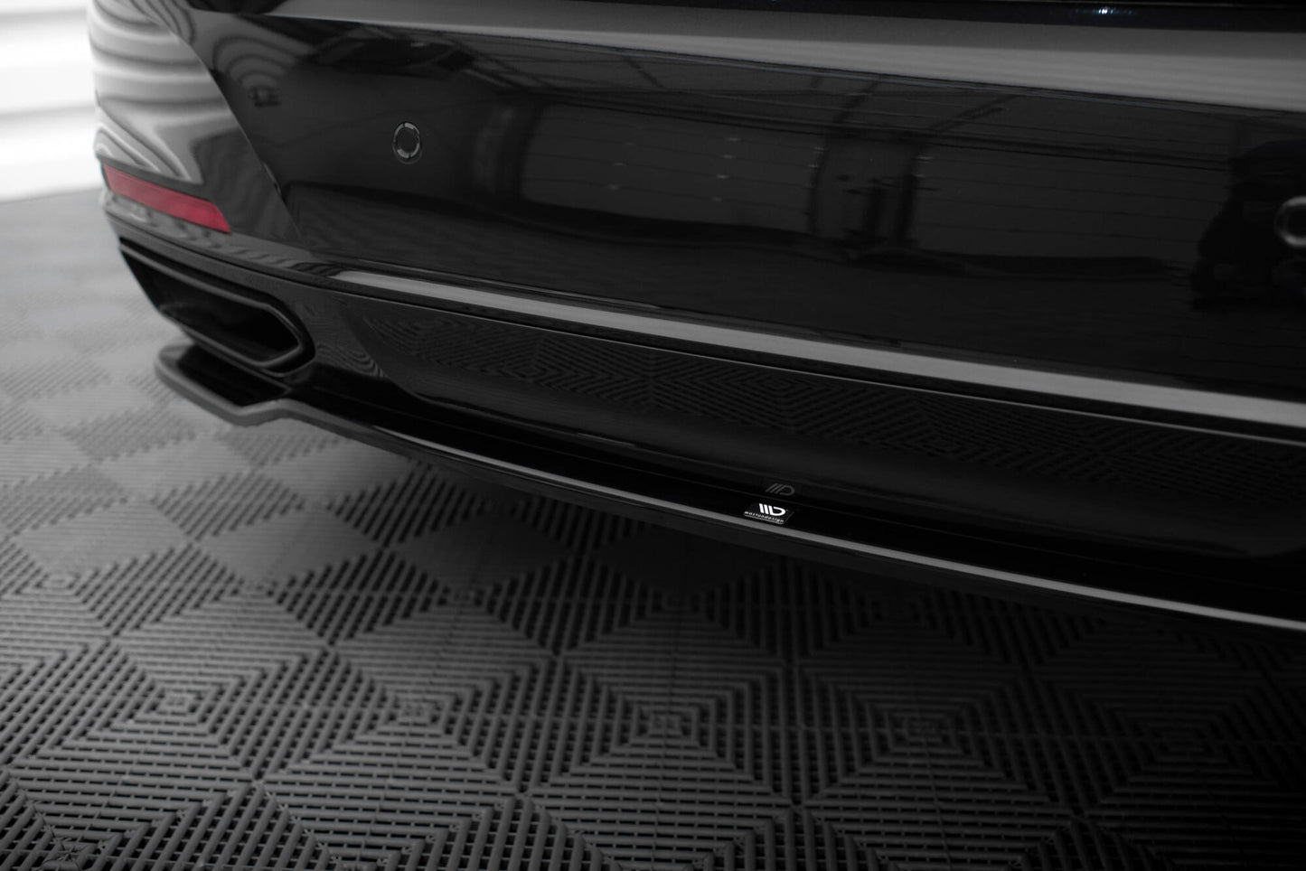 Heckansatz BMW 7 G11 / G12 Facelift schwarz Hochglanz