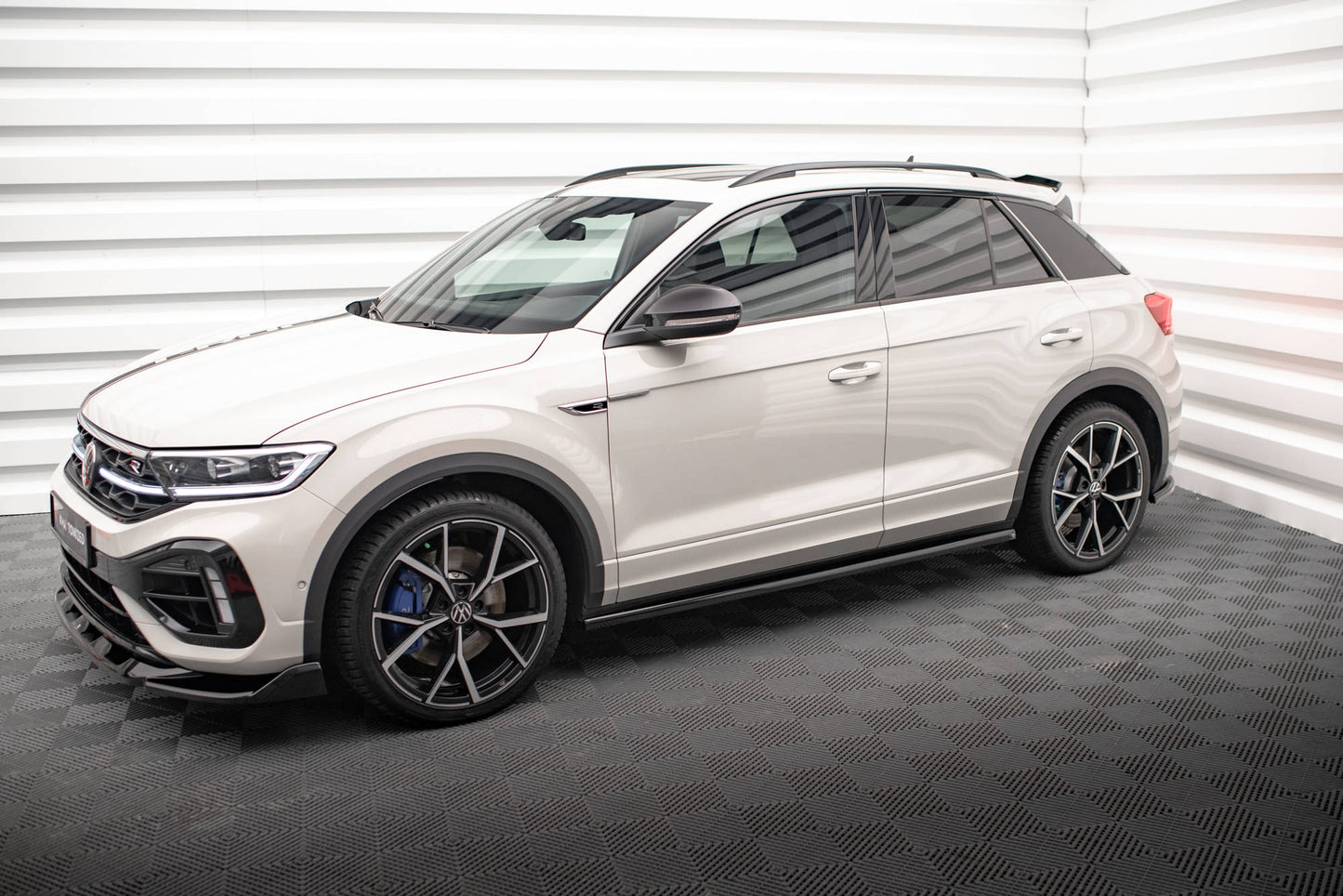 Seitenschweller Ansatz für VW T-Roc R / R-Line Mk1 schwarz Hochglanz