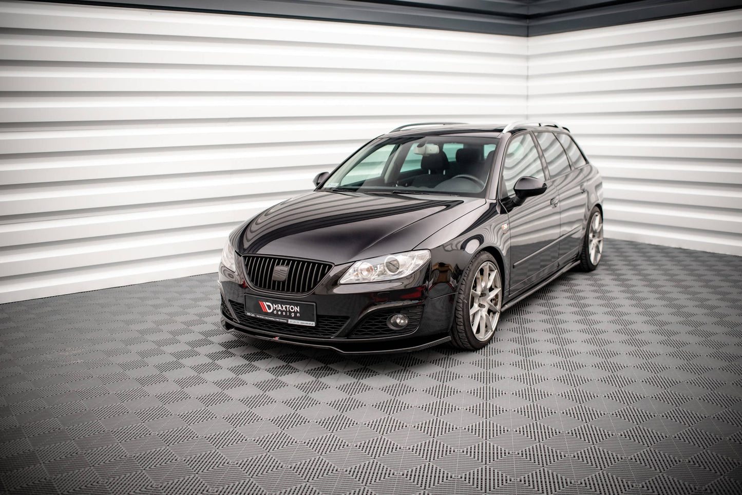 Front Ansatz V.2 für Seat Exeo schwarz Hochglanz