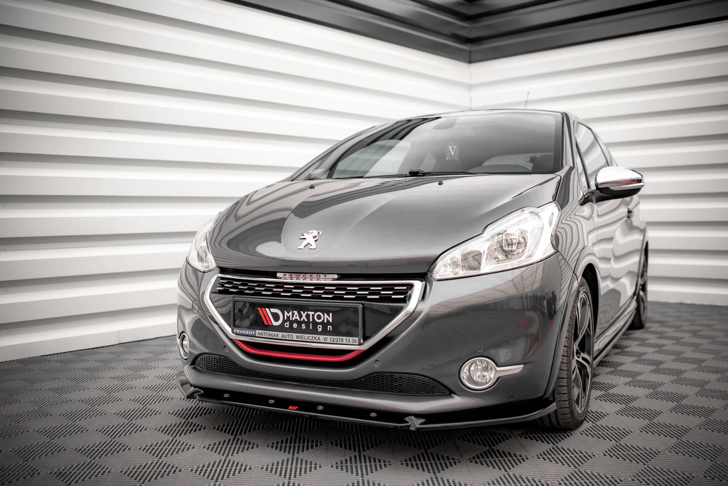 Front Ansatz V.2 für Peugeot 208 GTi Mk1 schwarz Hochglanz