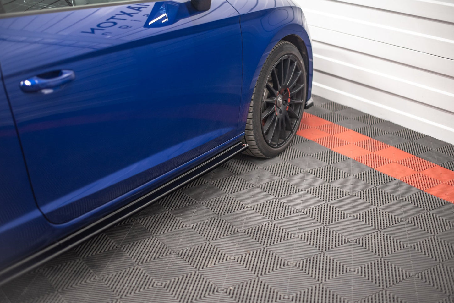 Seitenschweller Ansatz für Seat Leon Cupra / FR SC Mk3 / Mk3 FL schwarz Hochglanz