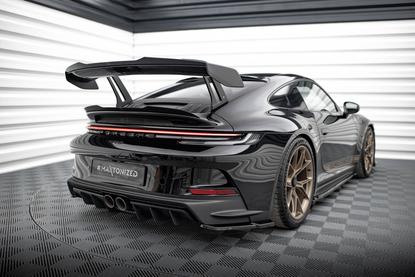 Heck Ansatz Flaps Diffusor für Porsche 911 992 GT3 schwarz Hochglanz