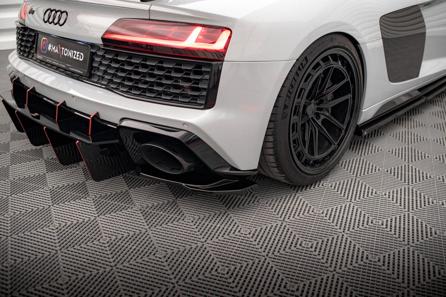 Heck Ansatz Flaps Diffusor für Audi R8 Mk2 Facelift schwarz Hochglanz