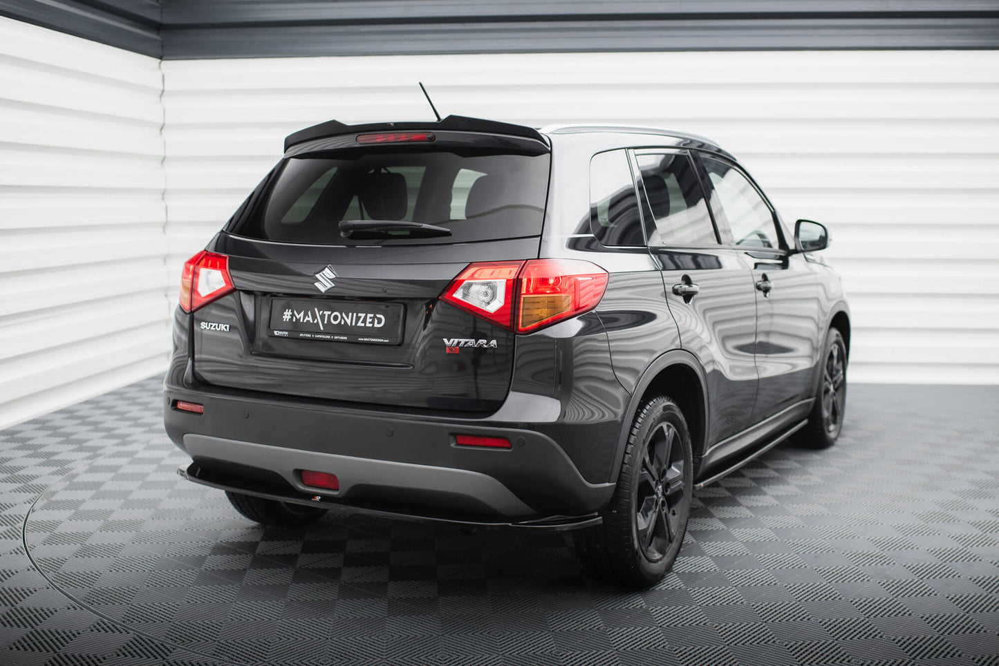 Heckansatz Suzuki Vitara S Mk2 schwarz Hochglanz