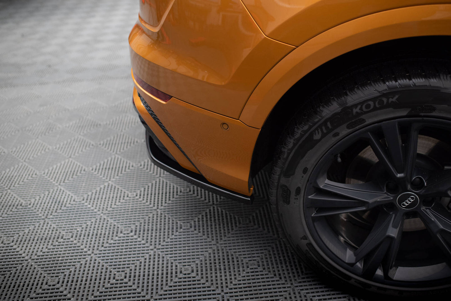 Heck Ansatz Flaps Diffusor für Audi Q8 S-line Mk1 schwarz Hochglanz