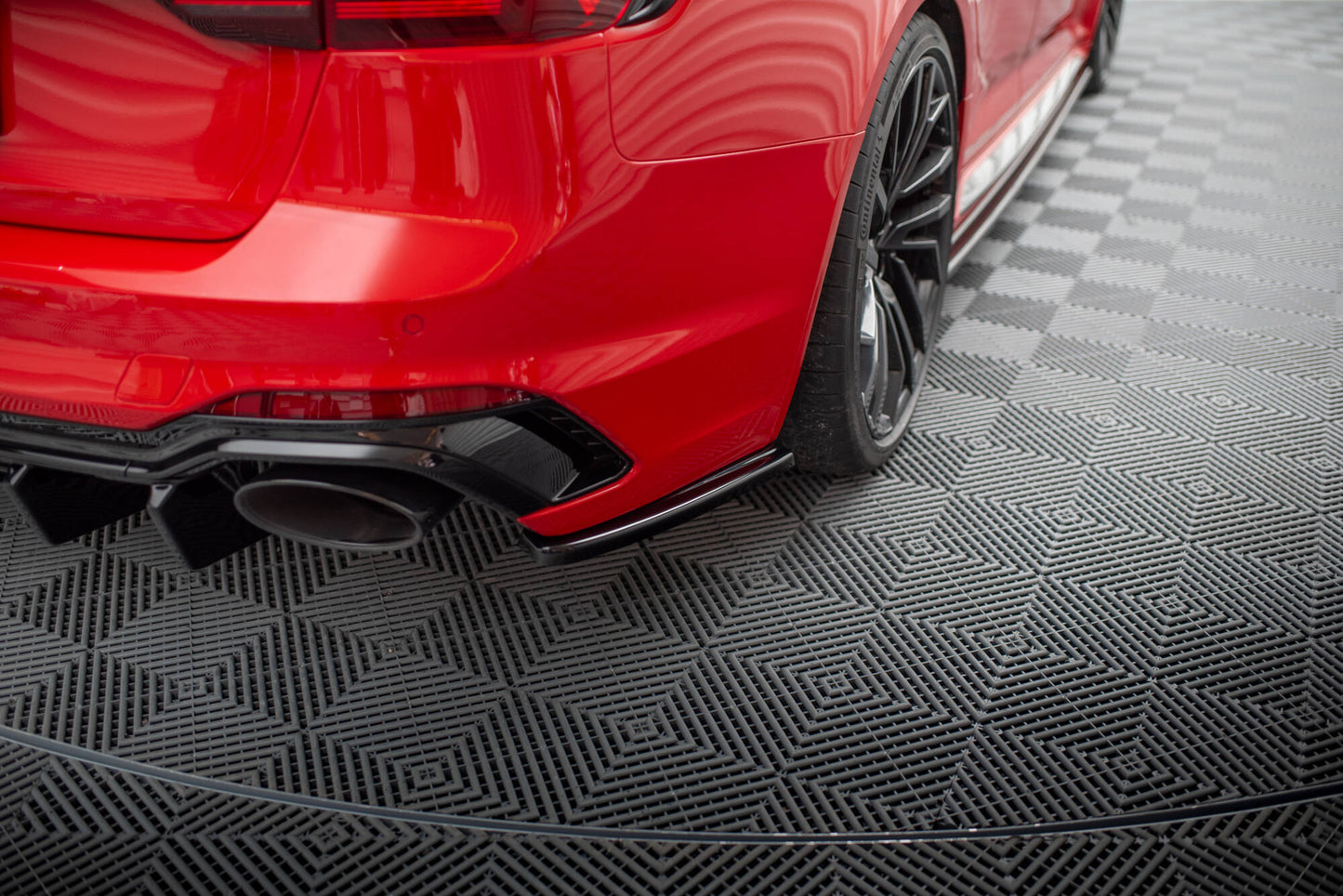 Heck Ansatz Flaps Diffusor für Audi RS4 B9 / B9 Facelift schwarz Hochglanz