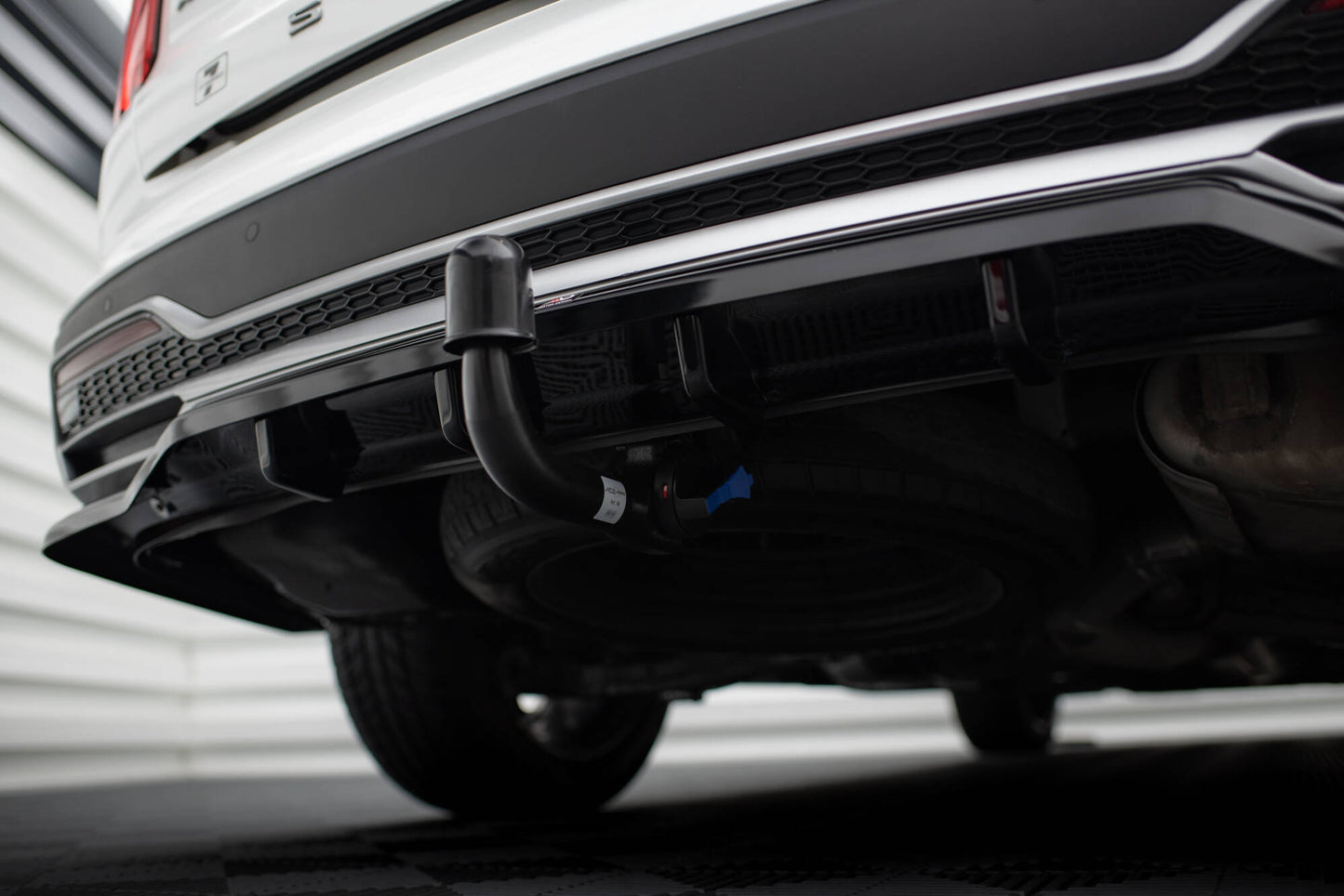 Mittlerer Cup Diffusor DTM Look Heck Ansatz für Kia Sorento Mk4 schwarz Hochglanz