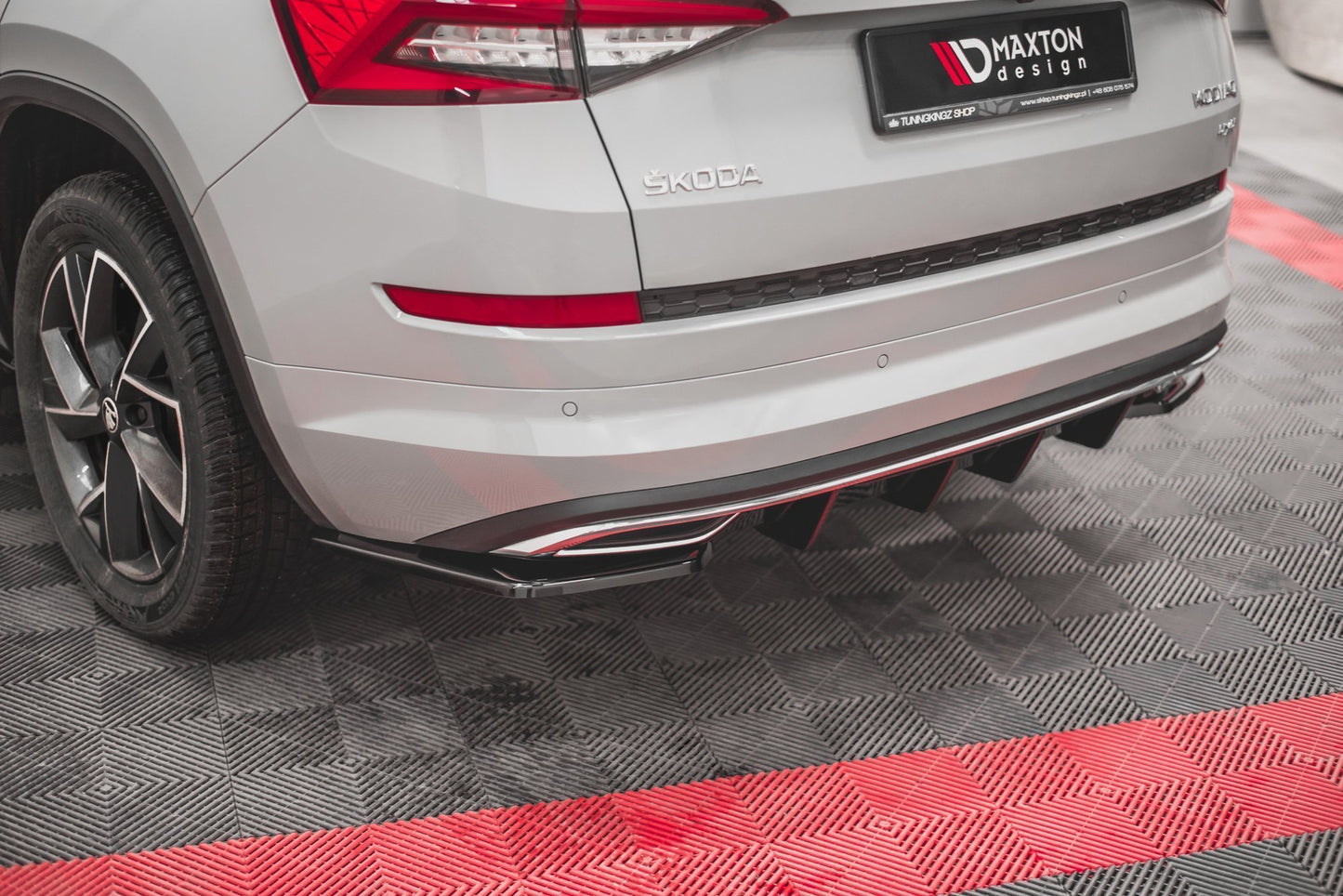 Diffusor Heck Ansatz für Skoda Kodiaq Sportline Mk1 / Mk1 Facelift schwarz Hochglanz