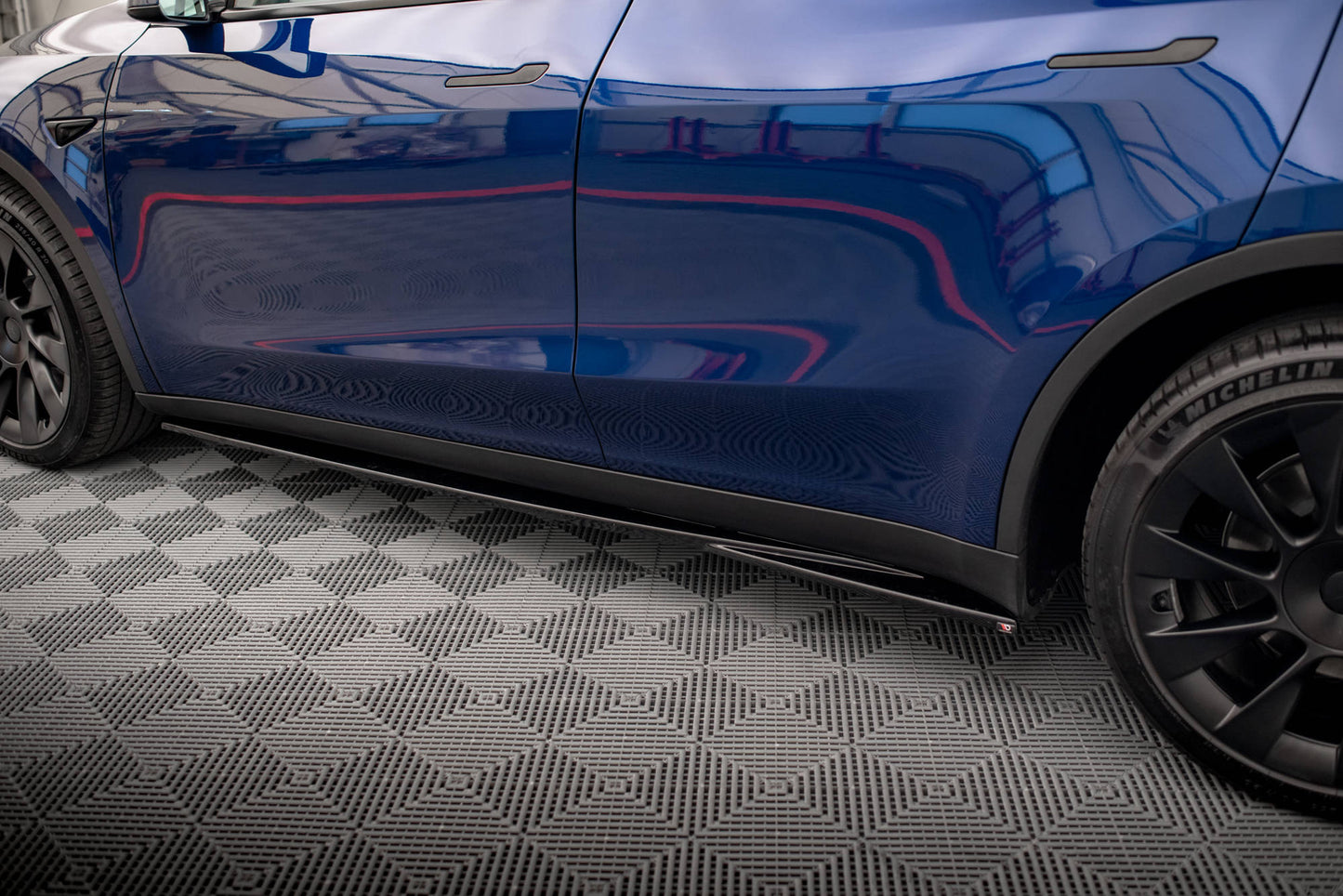 Seitenschweller Ansatz für V.1 für Tesla Model Y schwarz Hochglanz