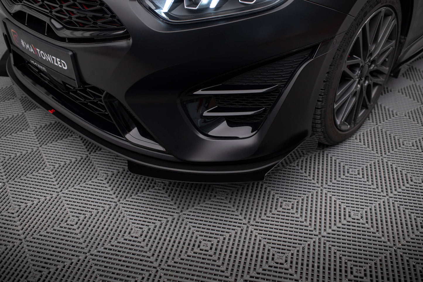 Street Pro Front Ansatz + Flaps für Kia Proceed GT Mk3 Facelift / Ceed GT / GT - Line Mk1 Facelift schwarz Hochglanz