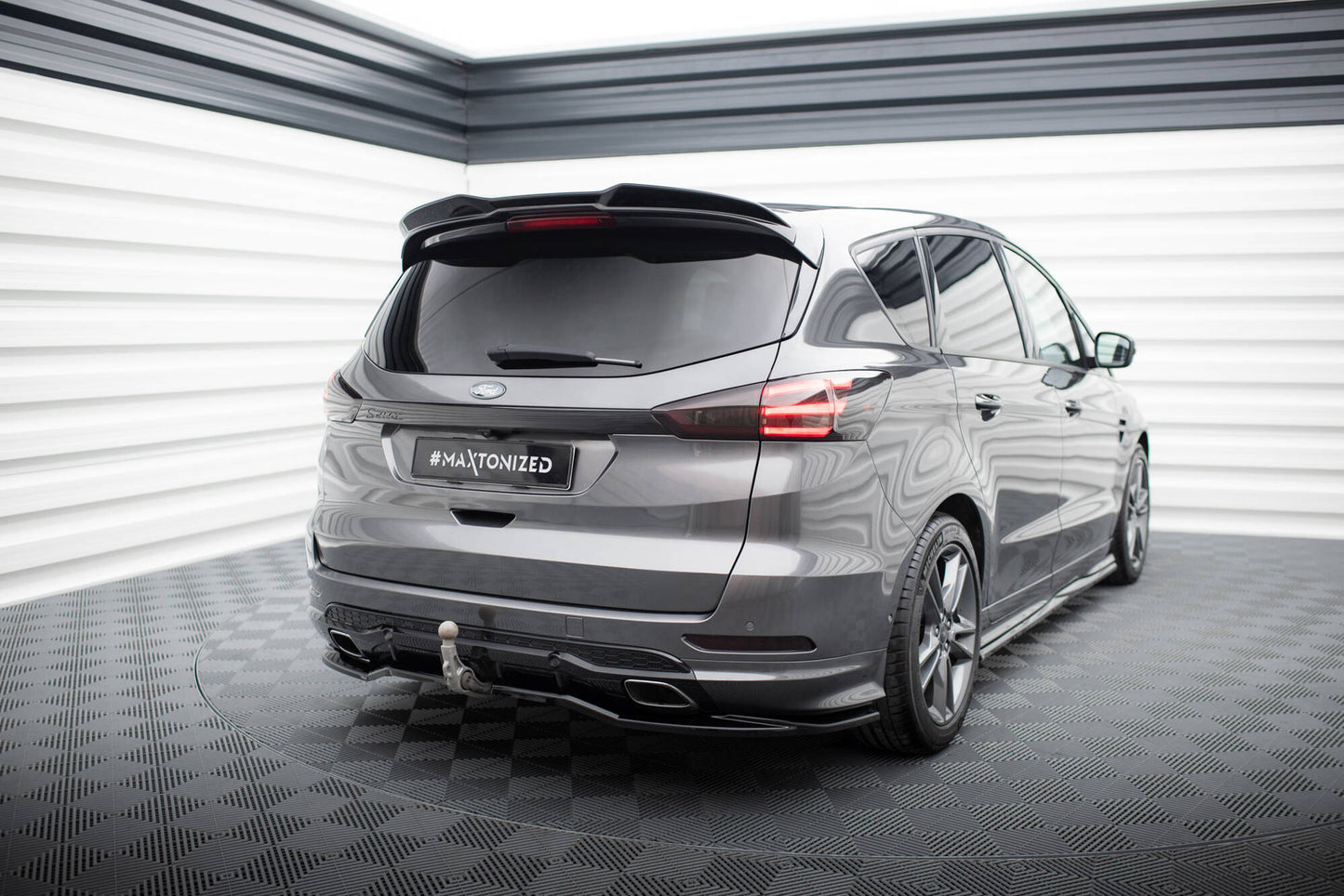 Mittlerer Cup Diffusor DTM Look Heck Ansatz für Ford S-Max ST-Line Mk2 schwarz Hochglanz