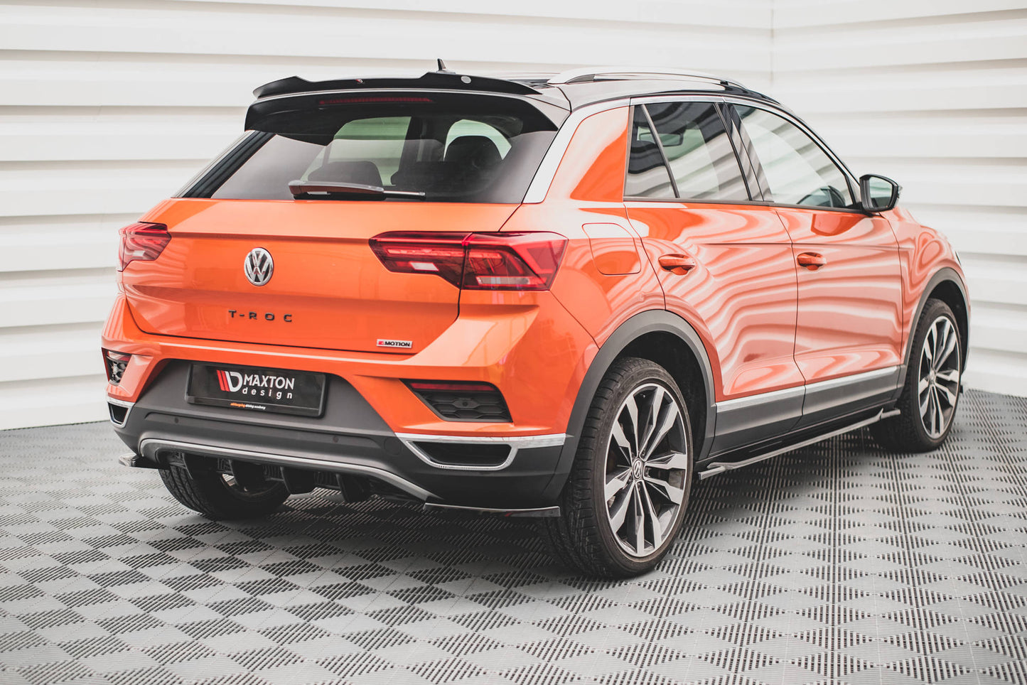 Diffusor Heck Ansatz für VW T-Roc Mk1 schwarz Hochglanz