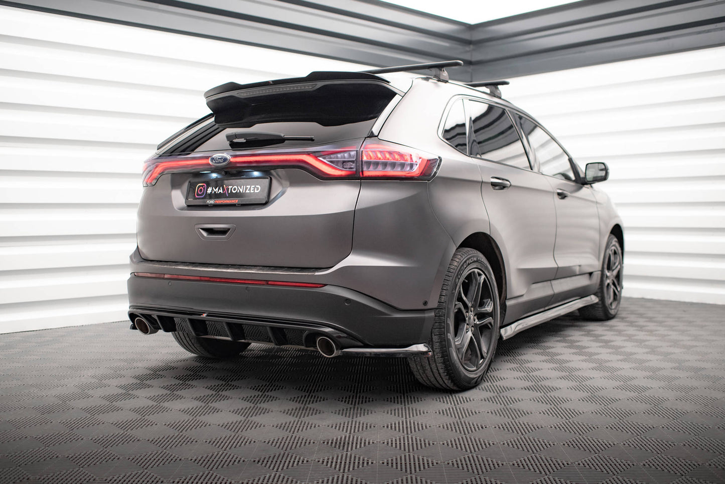 Diffusor Heck Ansatz für Ford Edge Mk2 schwarz Hochglanz