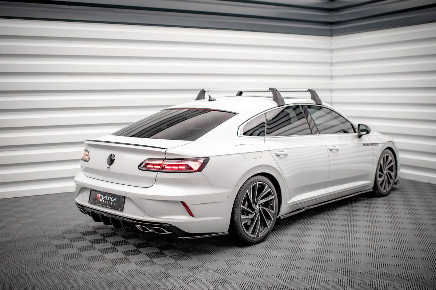 Diffusor Heck Ansatz für VW Arteon R schwarz Hochglanz