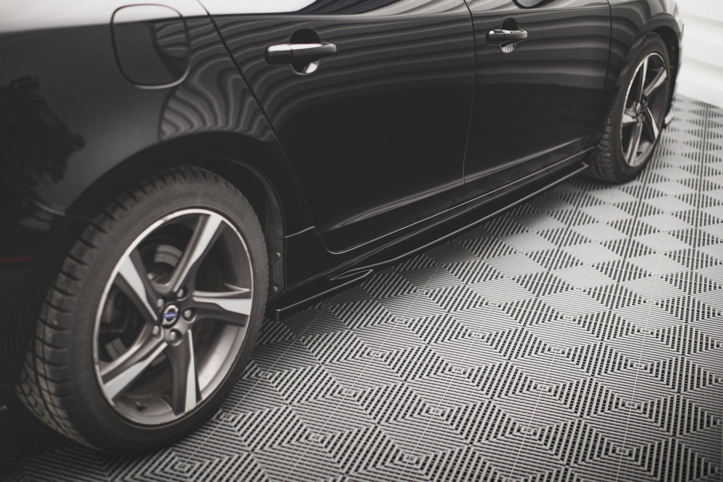 Seitenschweller Ansatz für Volvo S60 R-Design Mk2 schwarz Hochglanz