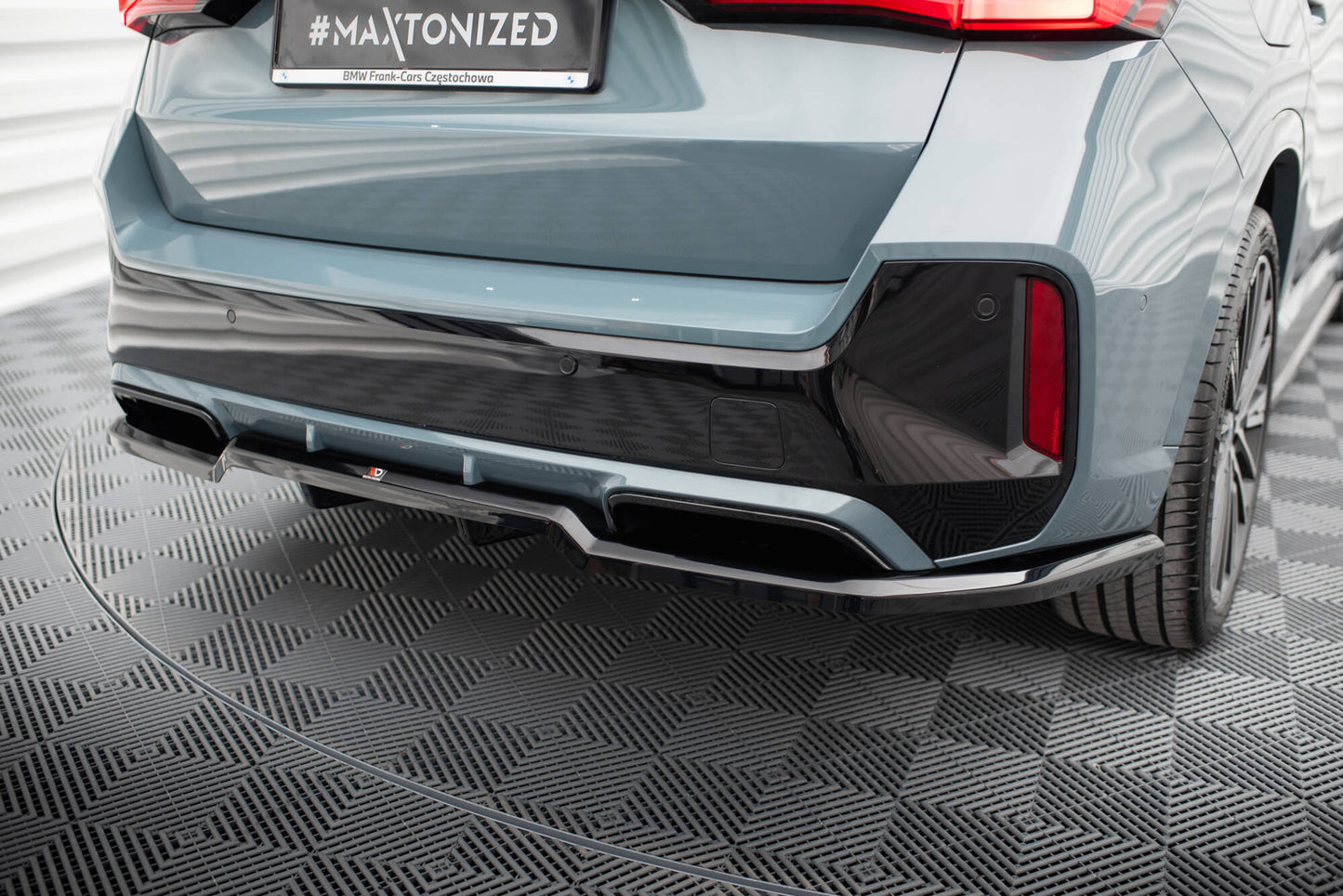 Mittlerer Cup Diffusor DTM Look Heck Ansatz für BMW X1 M-Paket U11 schwarz Hochglanz