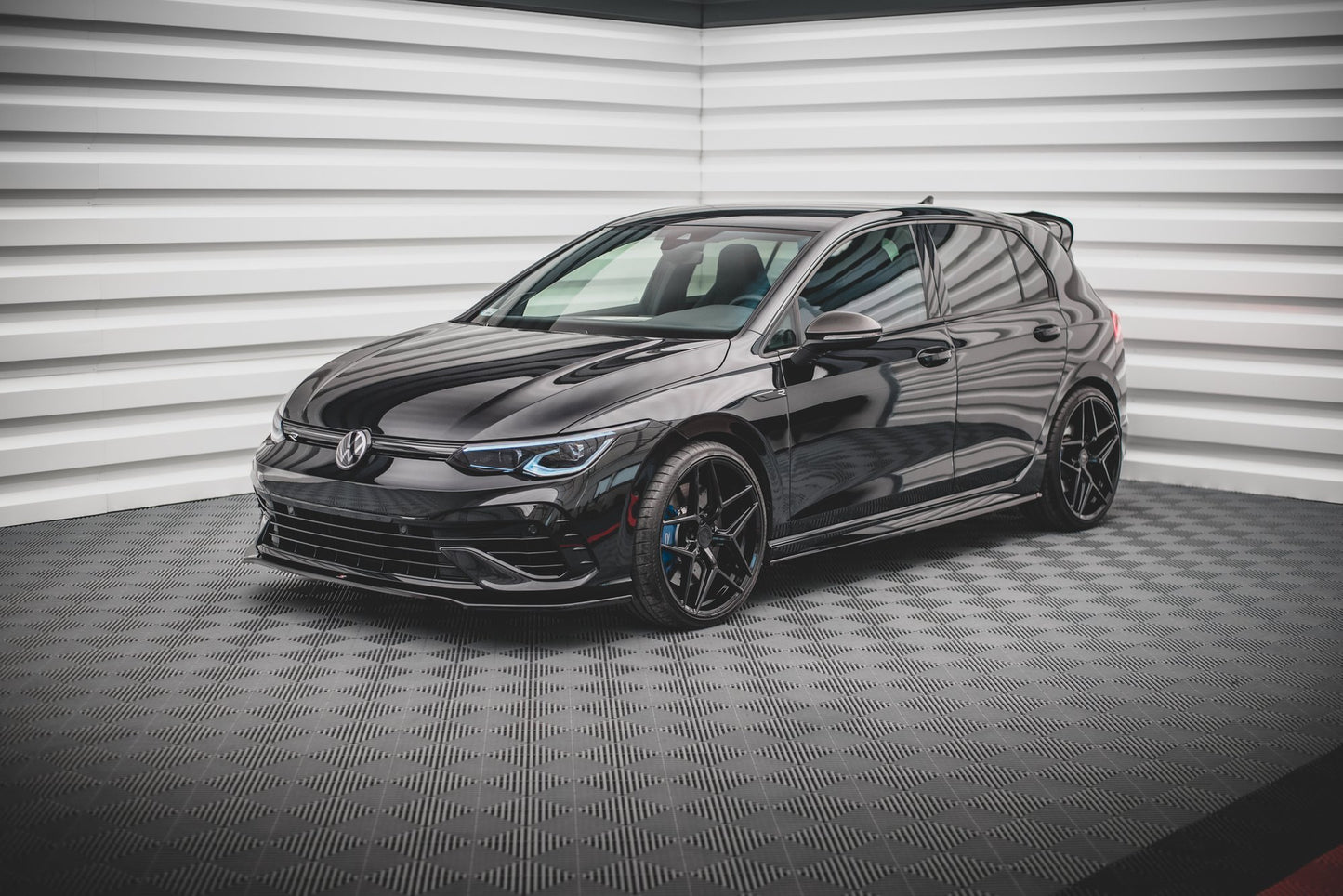 Front Ansatz V.3 für Volkswagen Golf R Mk8 Carbon Look