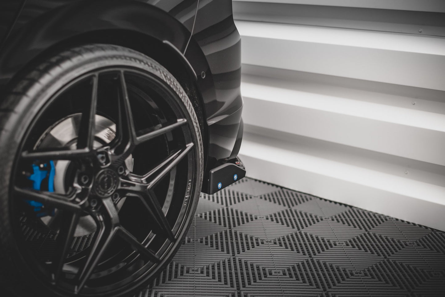 Heck Ansatz Flaps Diffusor V.2 + Flaps für VW Golf R Mk8 Facelift