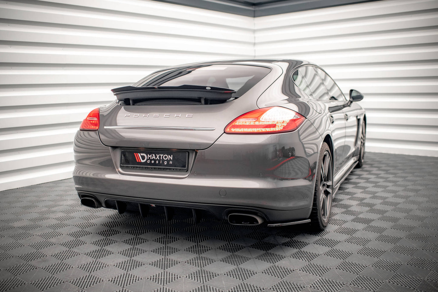 Spoiler CAP für Porsche Panamera / Panamera Diesel 970 schwarz Hochglanz