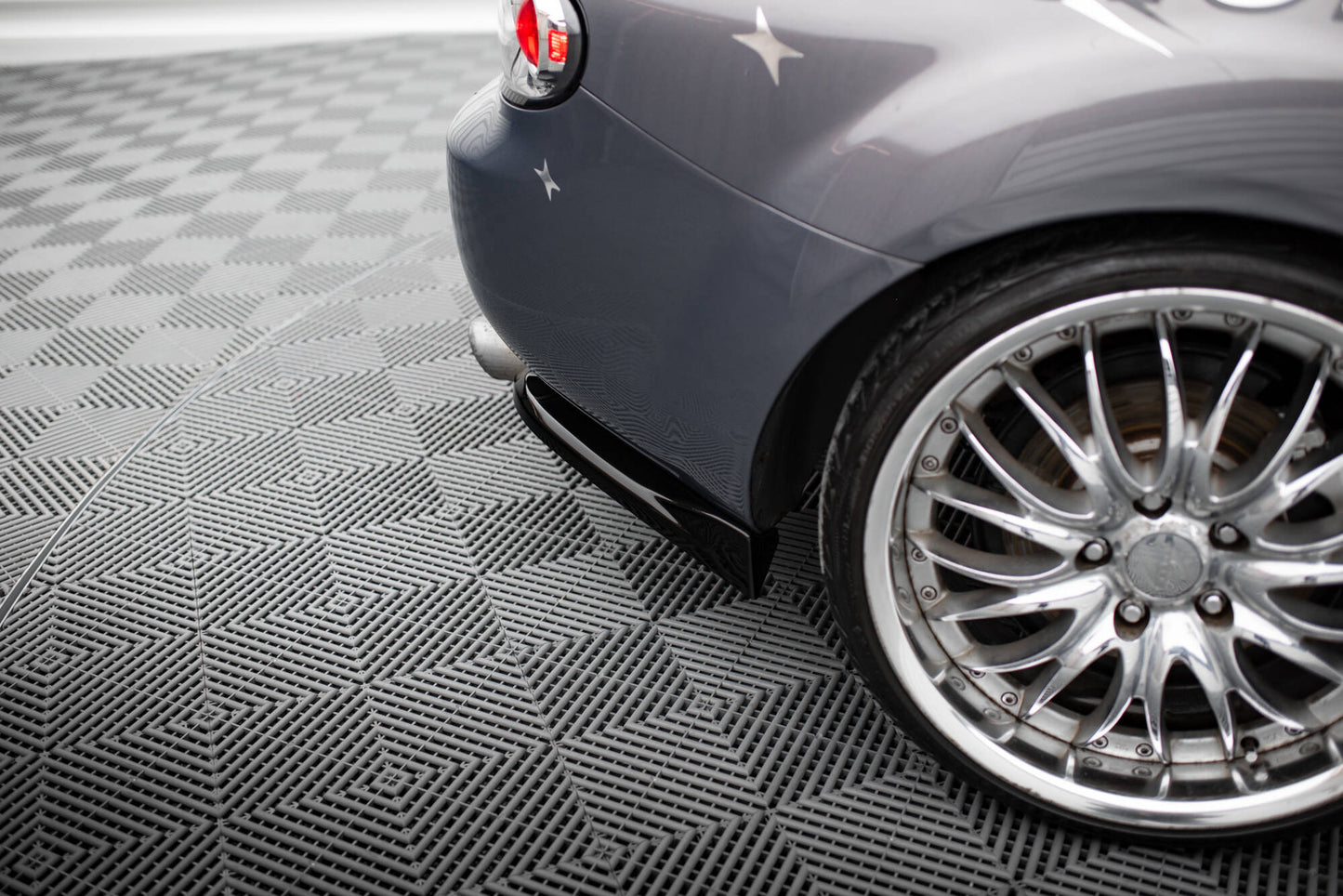 Heck Ansatz Flaps Diffusor für Mazda MX5 NC (Mk3) schwarz Hochglanz