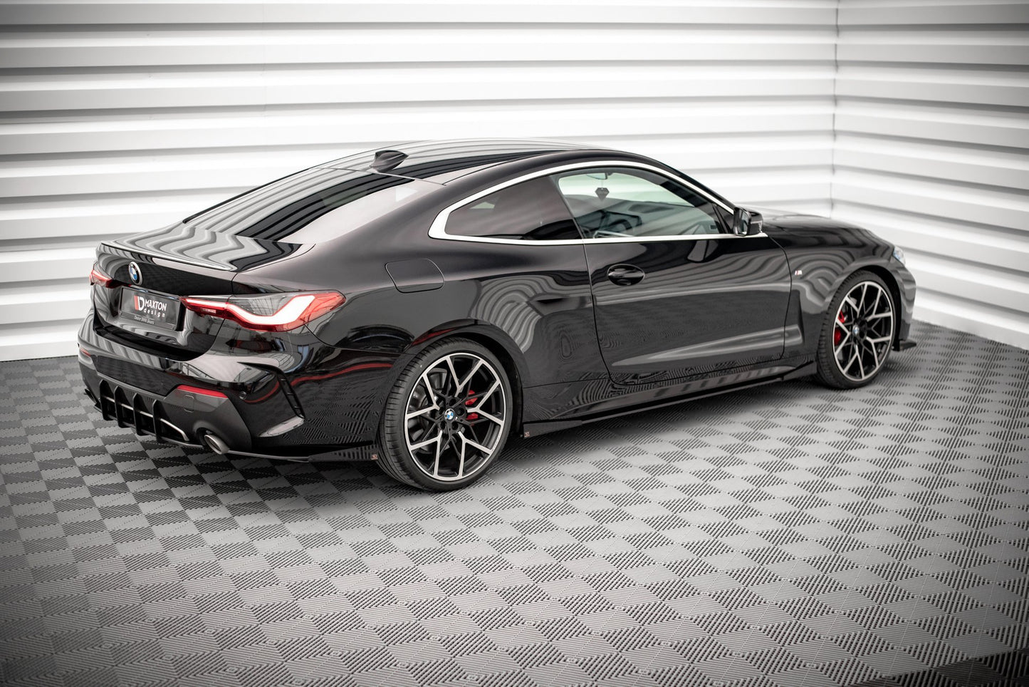 Street Pro Seitenschweller Ansatz für + Flaps BMW 4er M-Paket / M440i G22 / G23 / G22 Facelift / G23 Facelift schwarz Hochglanz