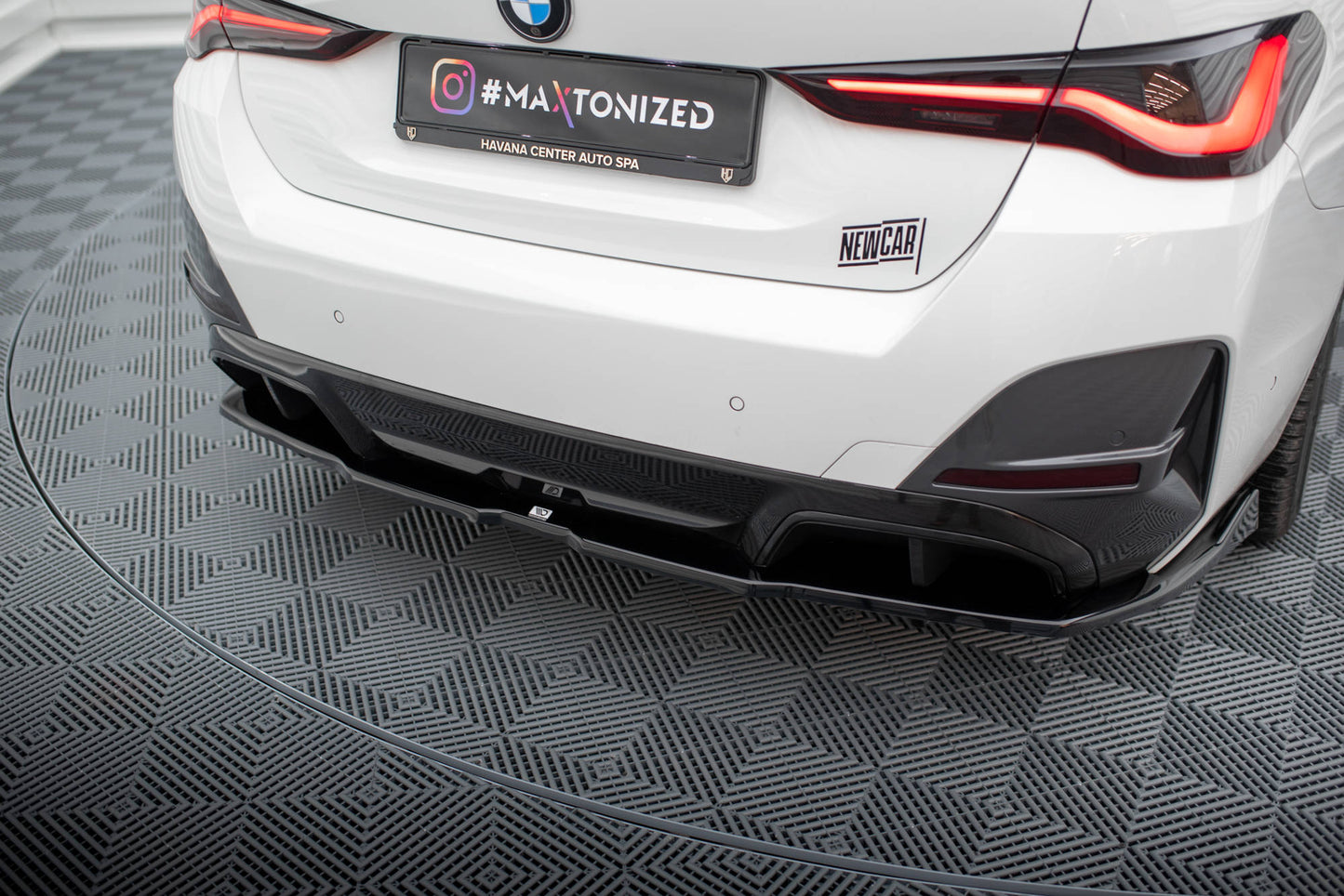 Mittlerer Cup Diffusor DTM Look Heck Ansatz V.2 für BMW i4 M-Paket G26 schwarz Hochglanz
