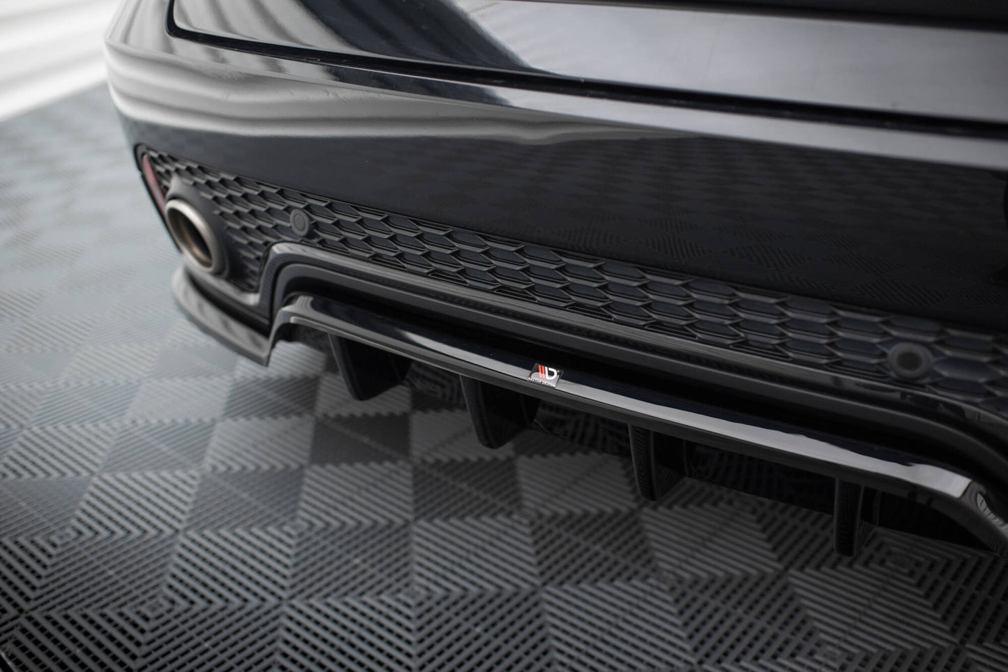 Mittlerer Cup Diffusor DTM Look Heck Ansatz für Jaguar E-Pace R-Dynamic Mk1 schwarz Hochglanz