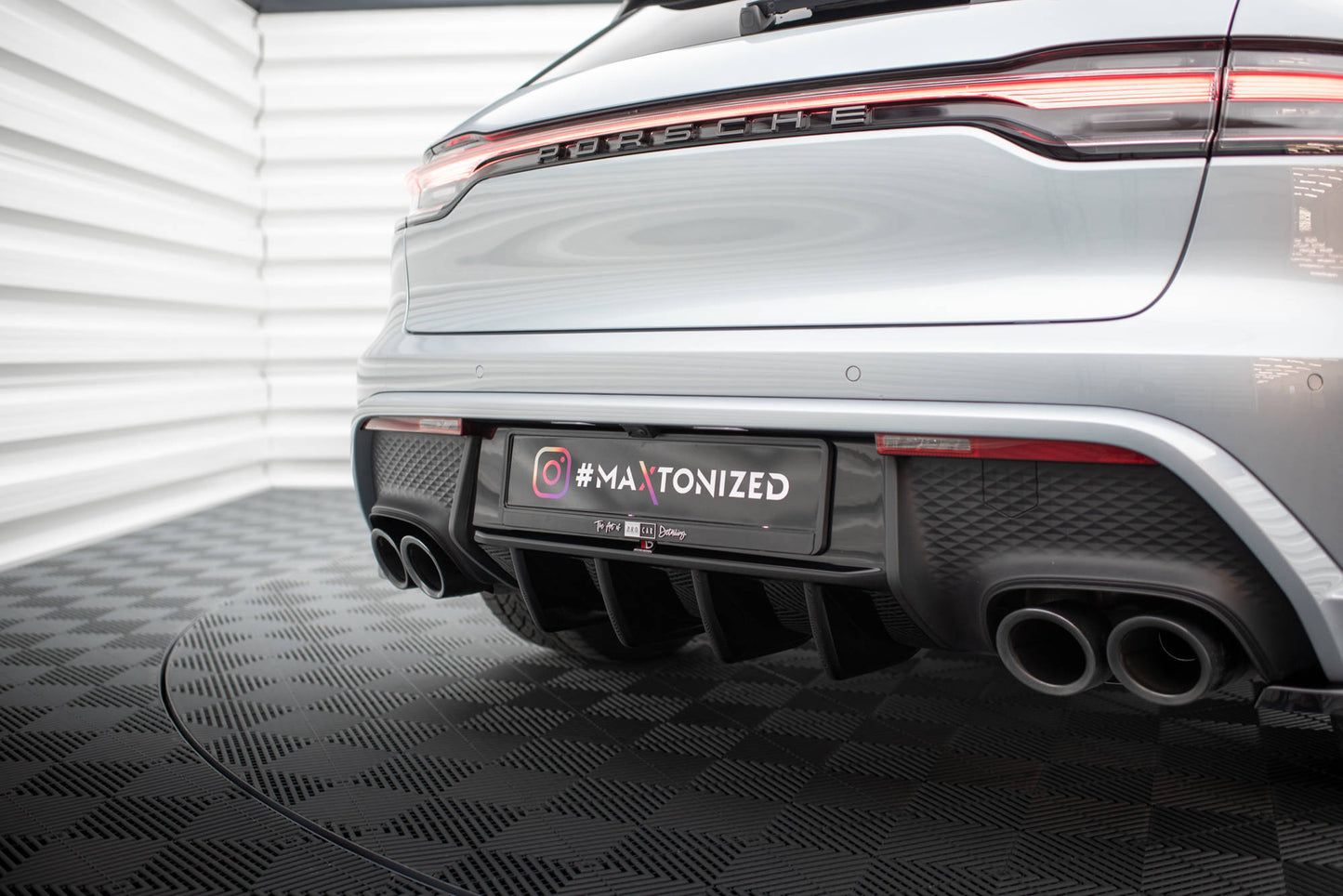 Diffusor Heck Ansatz für Porsche Macan Mk1 Facelift 2 schwarz Hochglanz