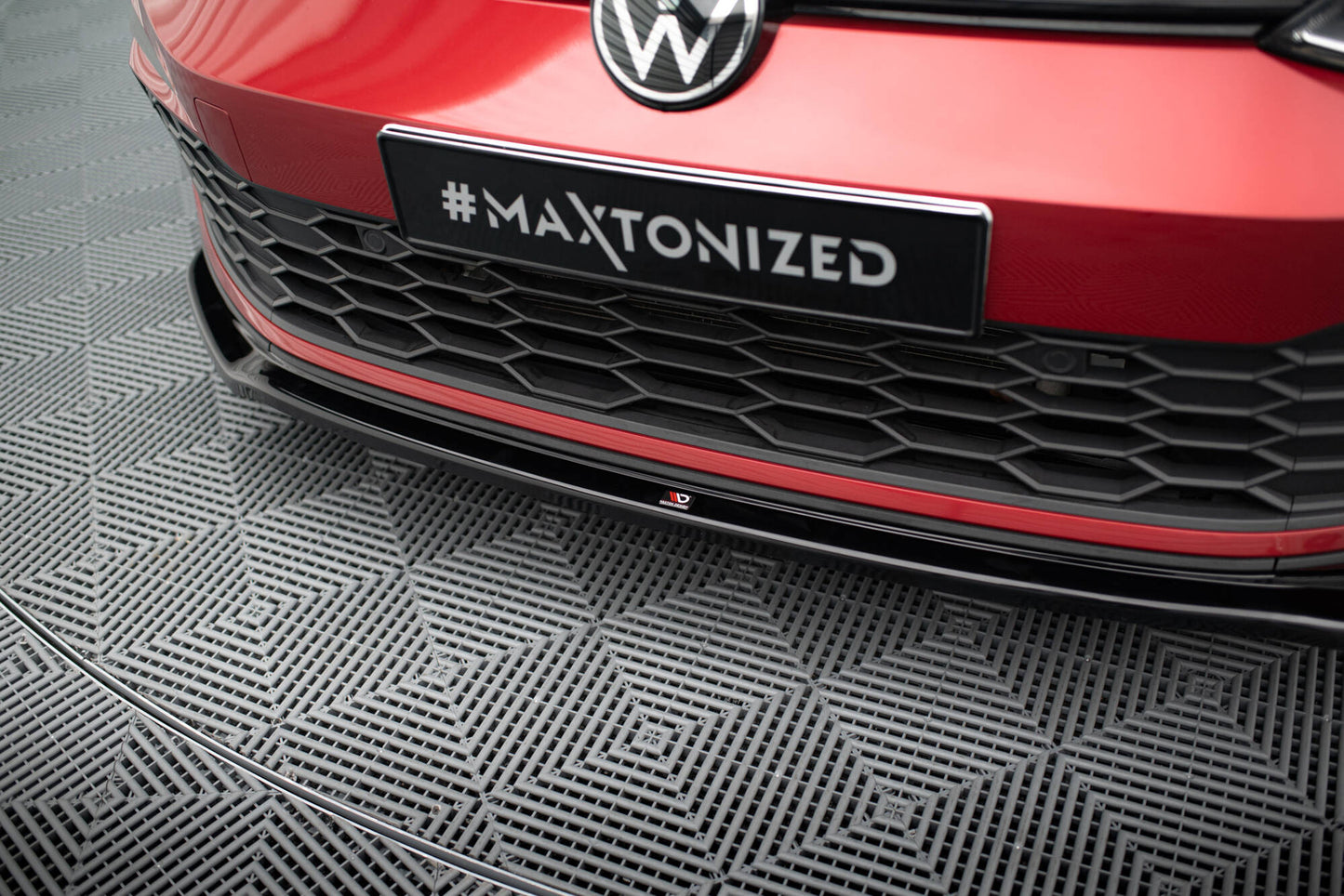 Front Ansatz V.4 für VW Golf GTI / GTE / GTD / R-Line Mk8 schwarz Hochglanz