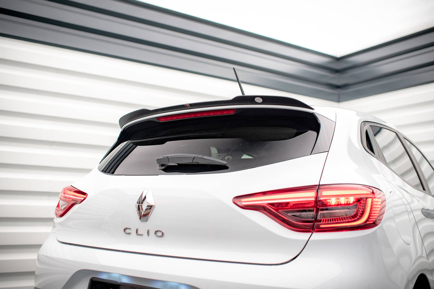 Spoiler CAP für Renault Clio Mk5 schwarz Hochglanz