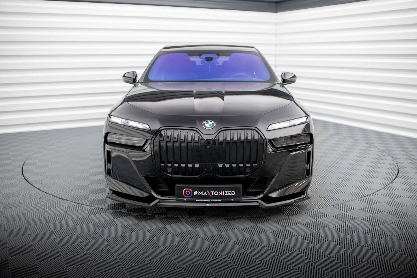 Front Ansatz V.3 für BMW 7 M-Paket / M760e / i7 M-Paket G70 schwarz Hochglanz