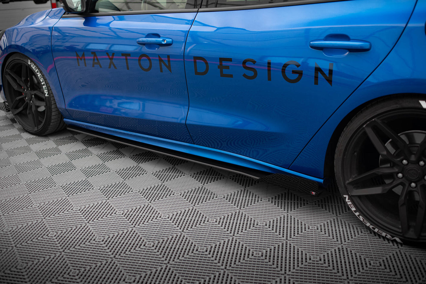 Street Pro Seitenschweller Ansatz für + Flaps Ford Focus ST / ST-Line Mk4 schwarz Hochglanz