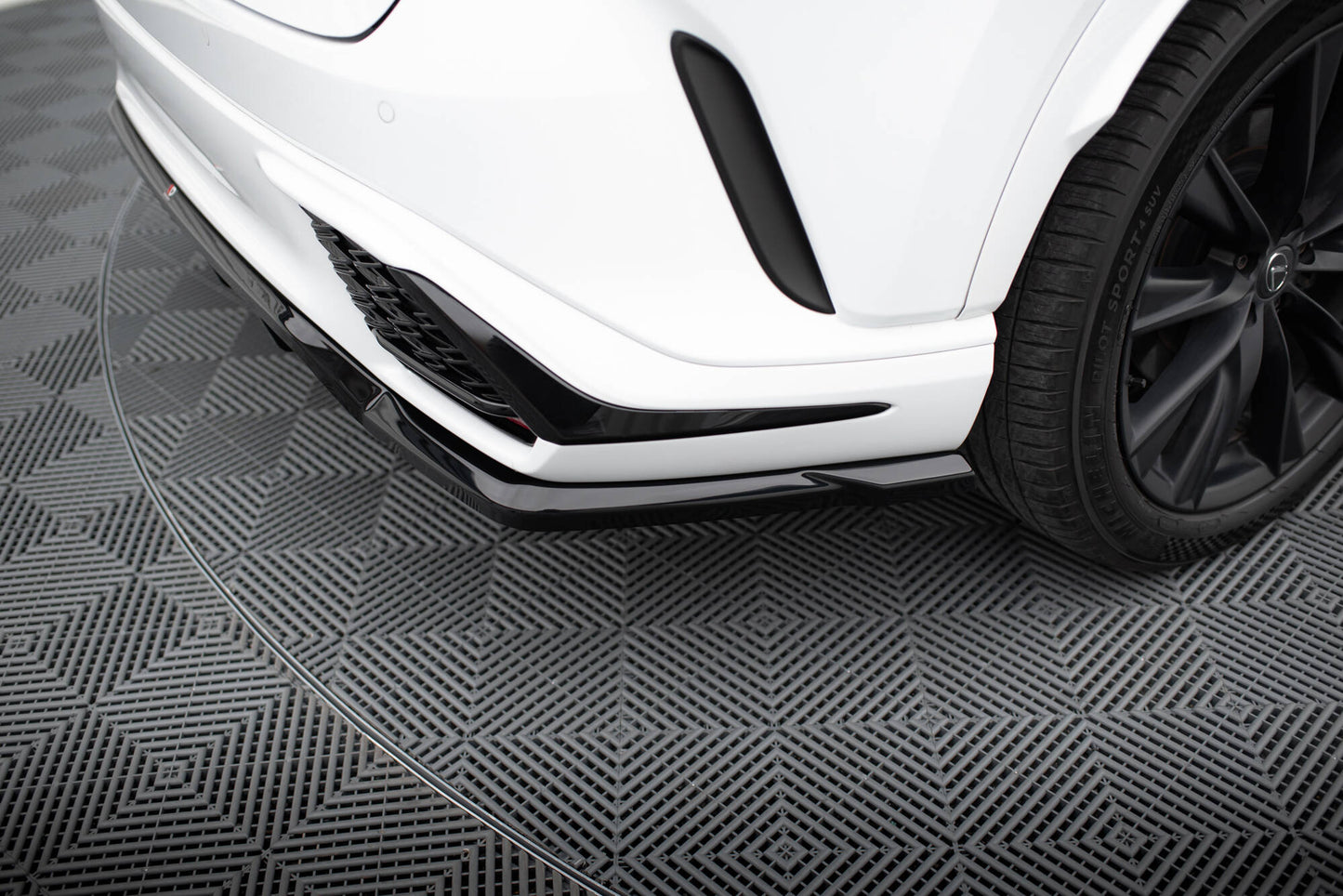 Mittlerer Cup Diffusor DTM Look Heck Ansatz für Lexus RX F-Sport Mk5 schwarz Hochglanz