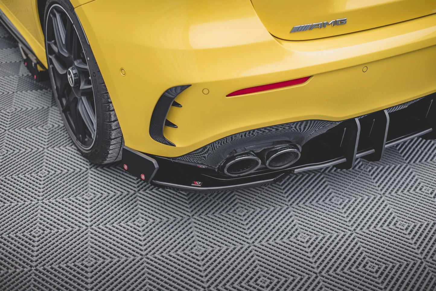 Heck Ansatz Flaps Diffusor V.2 + Flaps für Mercedes-AMG A 45 S Aero Pack W177